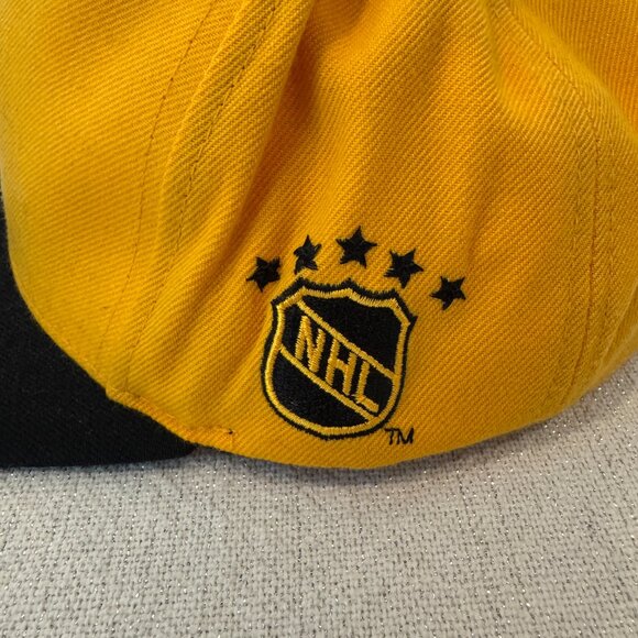 Boston Bruins Hockey Snapback - Picture 2 of 5